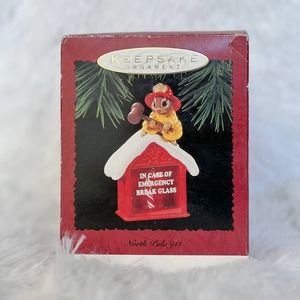 Hallmark 1995 North Pole 911 Woodchuck In Case of Emergency Break Glass